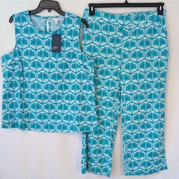 crown & ivy Other - NWT Crown & Ivy Women’s Blue Aqua Floral 2pc Set Top XL & Cropped Pants 14